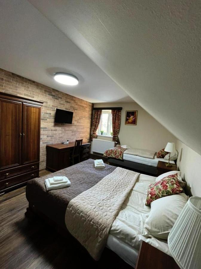 Room Mesi Розвадов Экстерьер фото